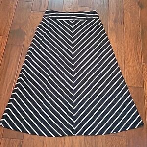 Talbots black & white diagonally striped maxi skirt size Large